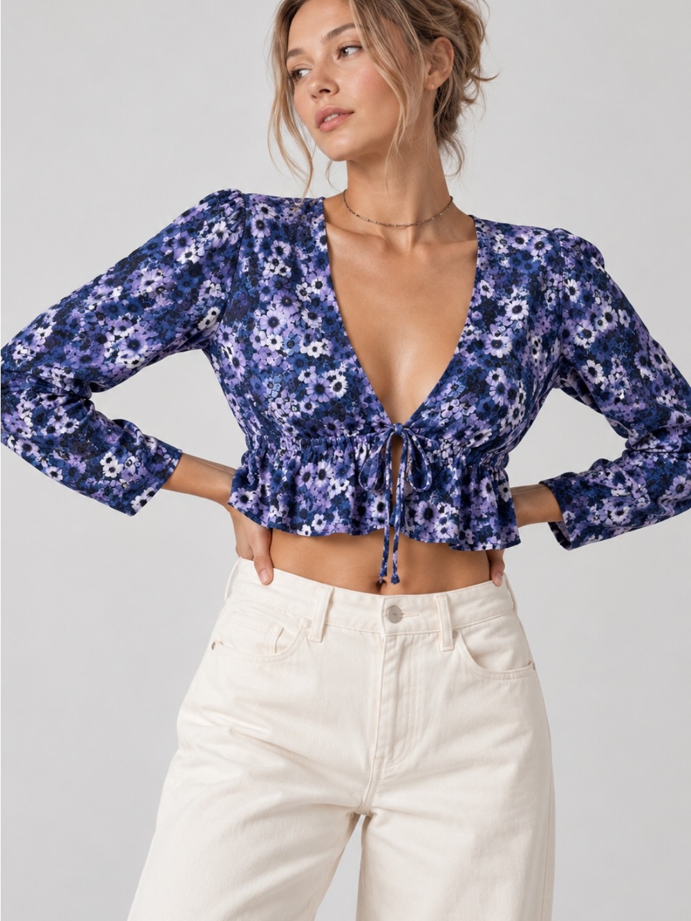 Aritzia Sunday Best Cropped Tie-Front Floral Blouse Blue Size M